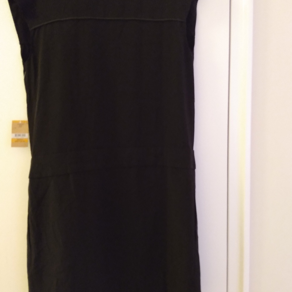 Dress - Picture 6 of 7